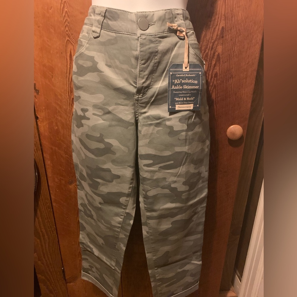 NWT Democracy “Ab Solutions “ Camouflage Jeans.